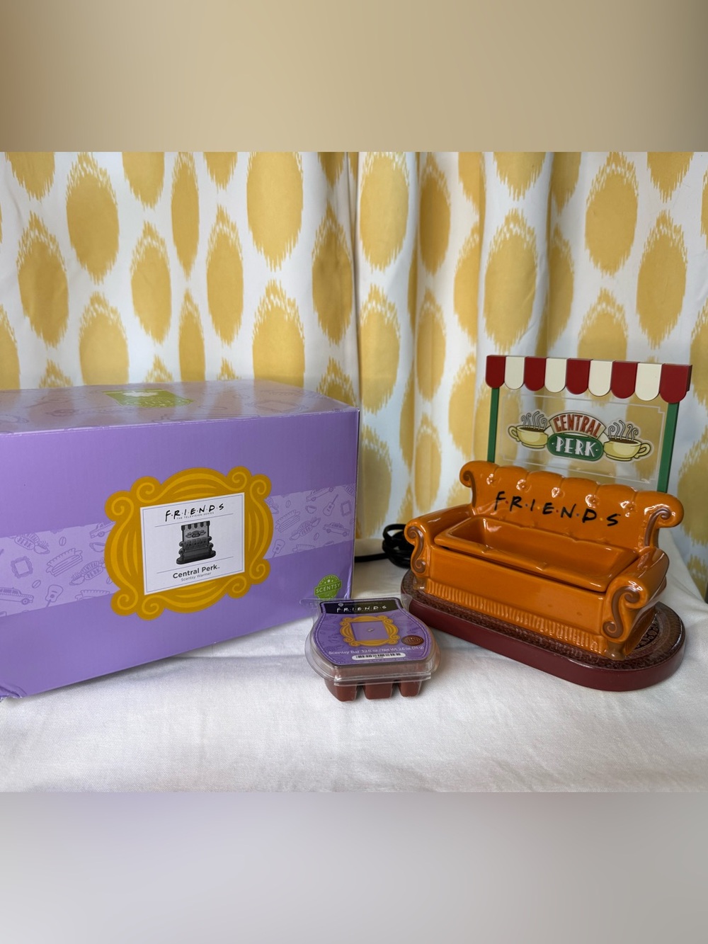 Scentsy FRIENDS Warmer Brand New + Purple & Gold Frame Scentsy Bar